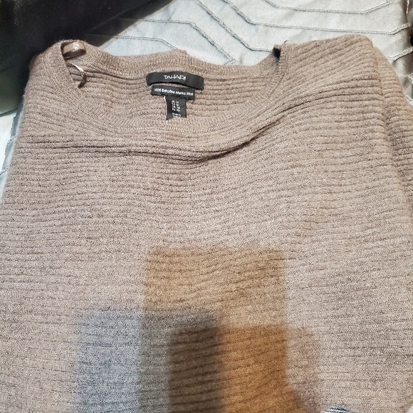Tahari 100% Merino Wool Sweater - Picture 2 of 3